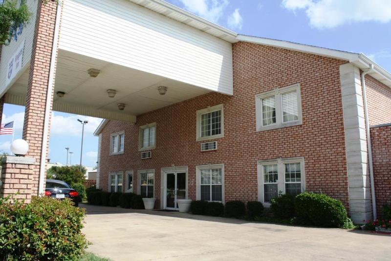 Quality Inn & Suites Fort Worth Extérieur photo